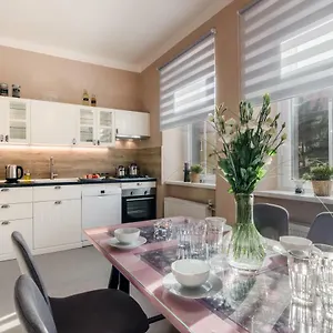With Sunny Garden By Michal&friends Appartement Praag